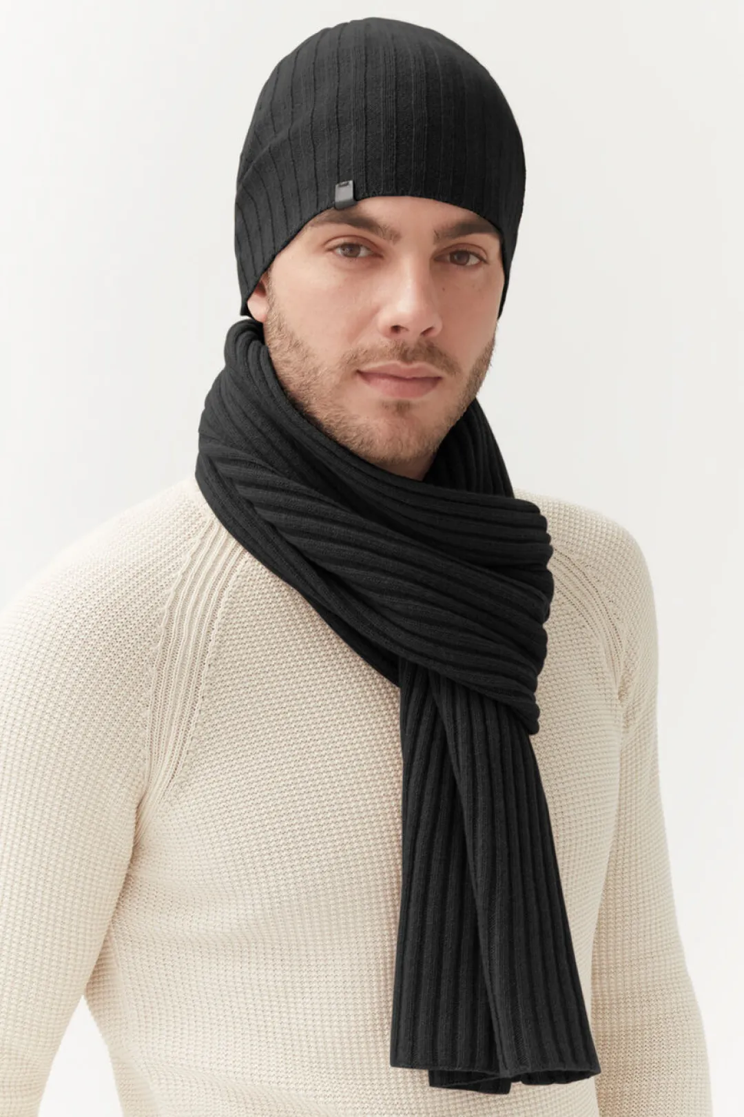 Cheap Cuyana Mens Wool Cashmere Ribbed Beanie Black